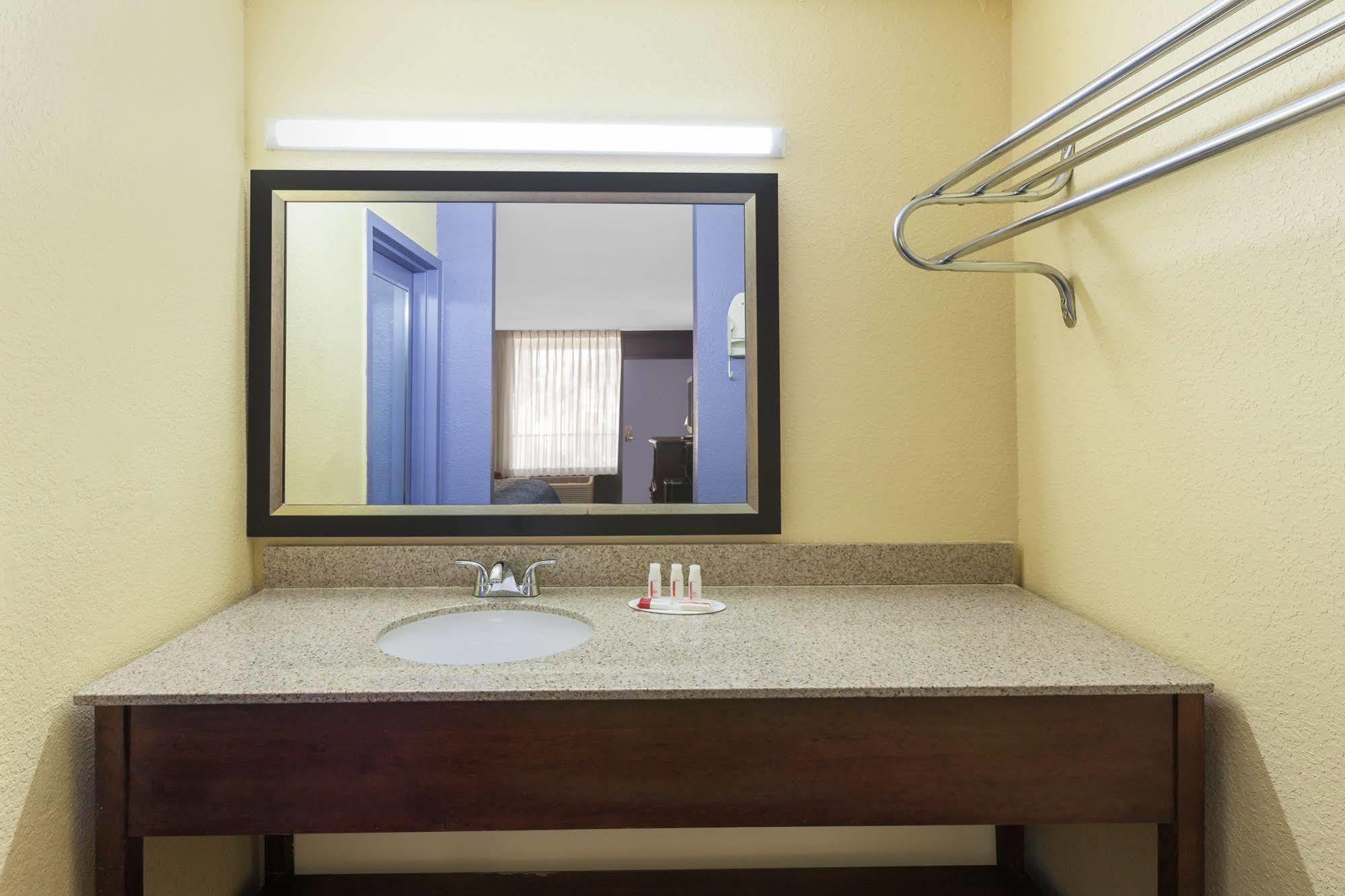 Days Inn By Wyndham Uvalde Kültér fotó